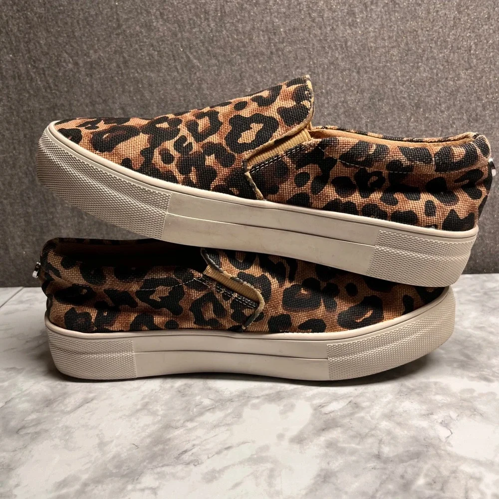 Steve‎ Madden Leopard Print Slip On Sneakers Women's Size 7.5M Platform Comfort